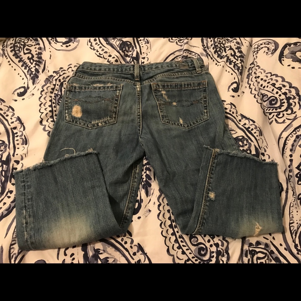 💕Abercrombie Capris- distressed - Picture 3 of 3